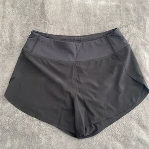 Athleta Black Run With It 3.5” Short